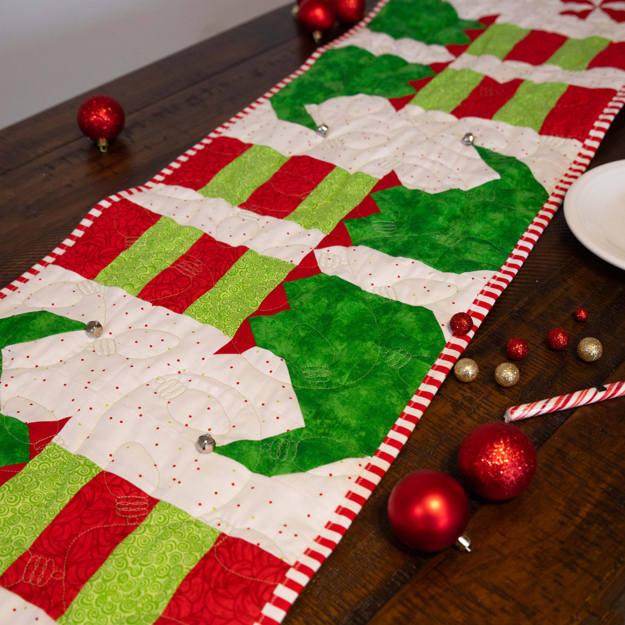Elf Feet Christmas Table Runner Precut Quilt Kit
