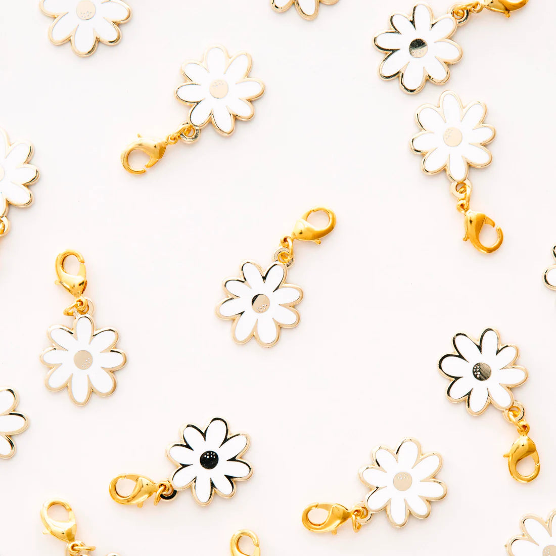 Daisy Zipper Charm Sarah Hearts