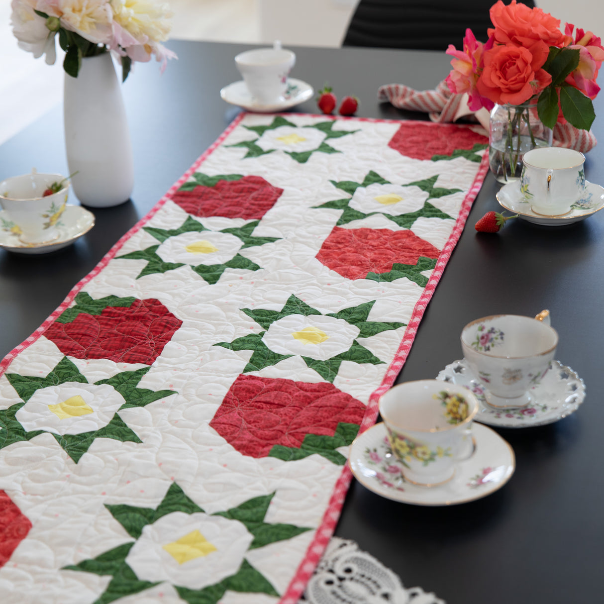 Strawberry Table Runner Kit