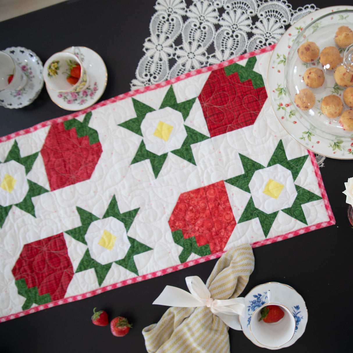Strawberry Table Runner Kit