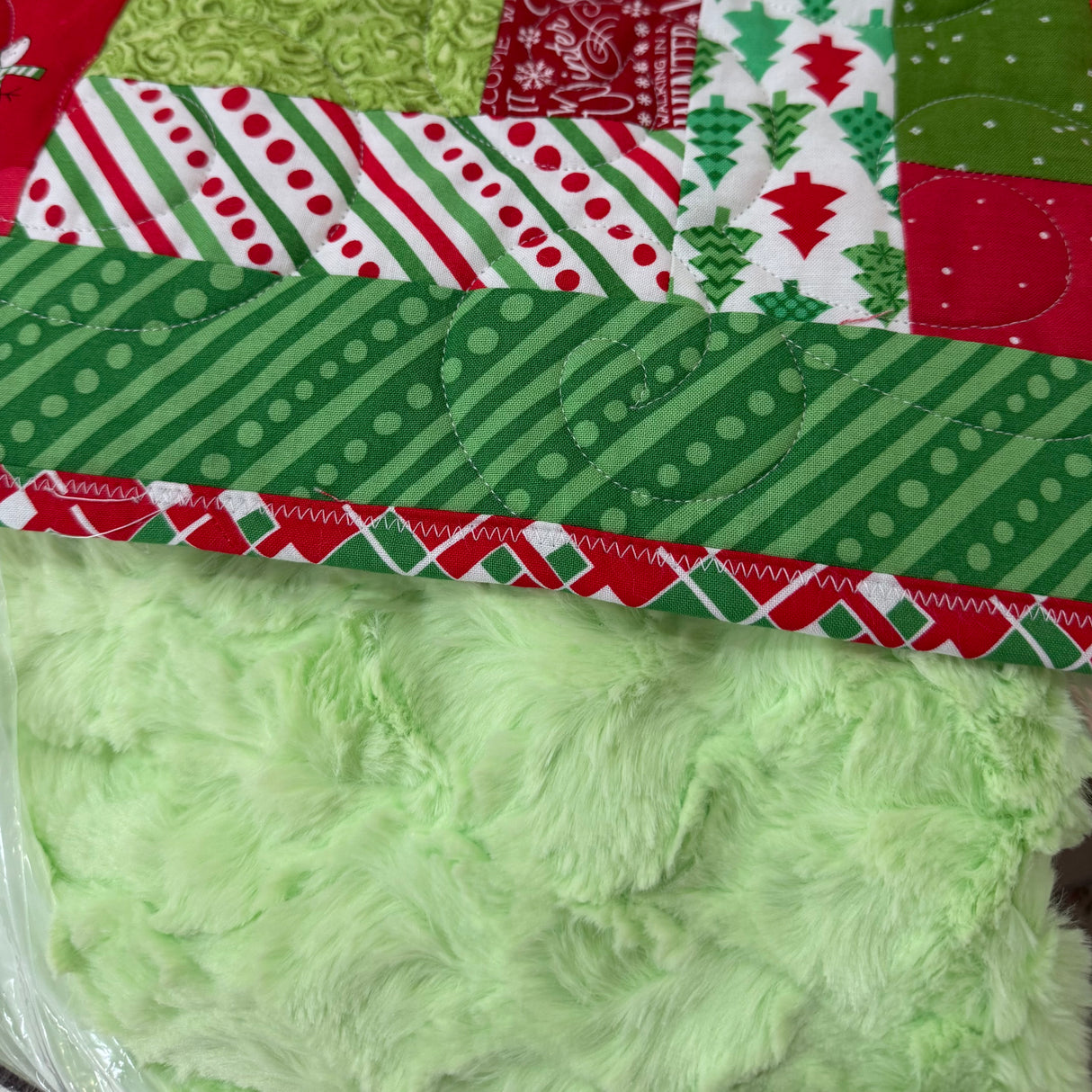 Classic Christmas Over and Under Precut Quilt Kit
