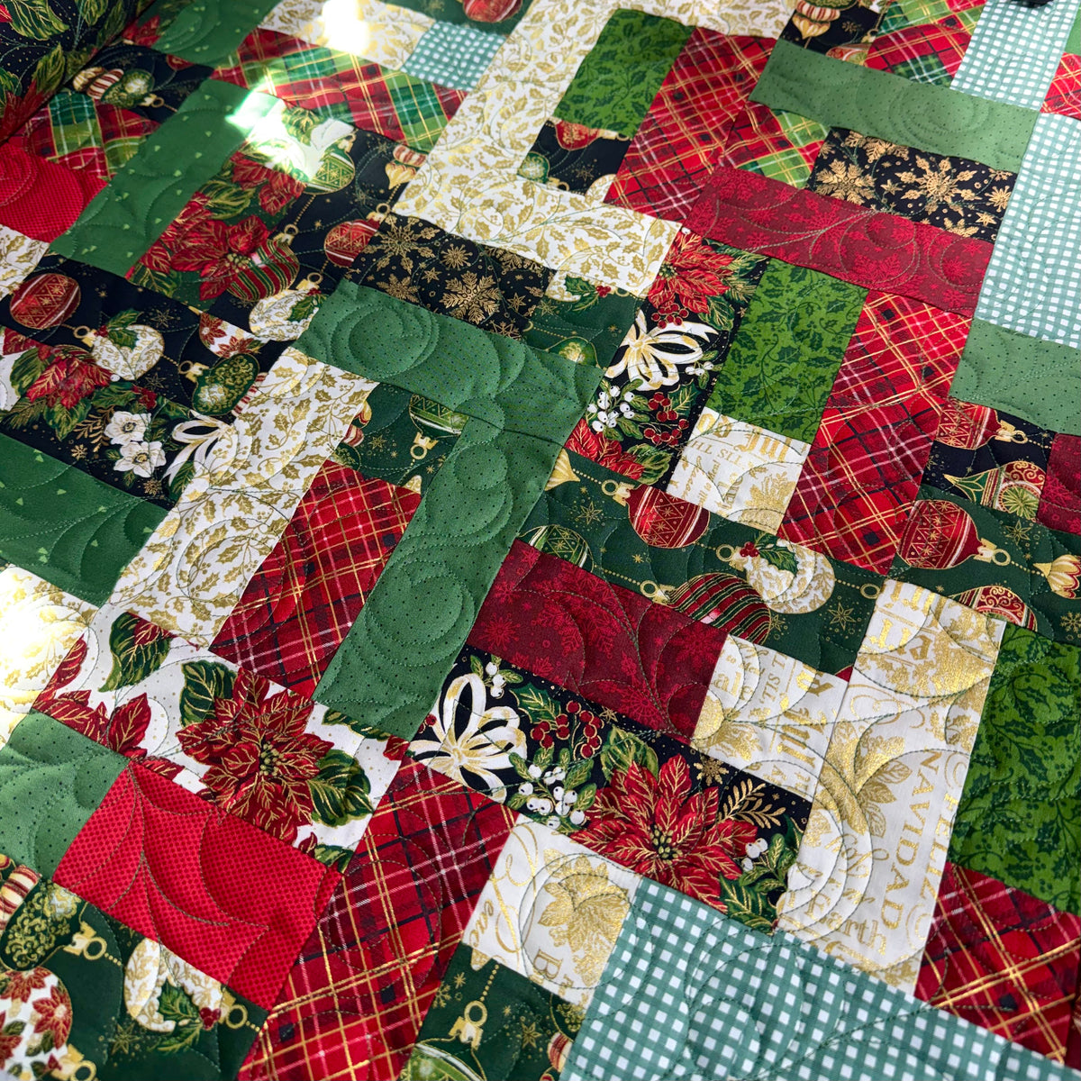 Poinsettias Christmas Over and Under Precut Quilt Kit