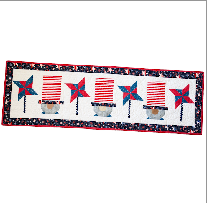 Kit de courtepointe prédécoupé pour chemin de table matelassé Gnomes patriotiques