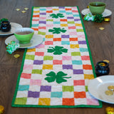 Kit de courtepointe prédécoupé pour chemin de table arc-en-ciel Shamrocks
